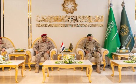 وزير الدفاع يبحث مع امين التحالف الإسلامي العسكري لمحاربة الإرهاب تعزيز التعاون المشترك