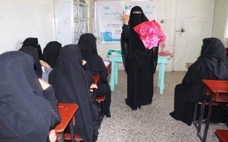 منظمة إعانة إنسان تنفذ جلسات توعوية حول فرز النفايات من المصدر في منطقة ثعبات بتعز..