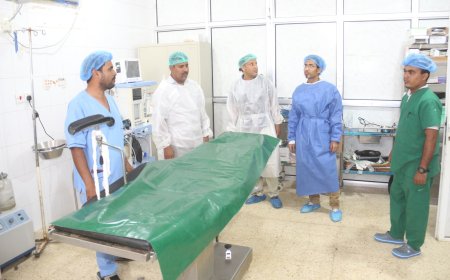 باحميد والسهب يطلعان على الاستعدادات النهائية للمخيم الجراحي الطبي المجاني بمستشفى الريدة الشرقية العام 