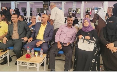 مناسبة الذكرى ( 61 ) لثورة ( 14 ) أكتوبر المجيدة..وكيل عدن "مبجر" ومدير عام المنصورة يحضران الحفل الفني والتكريمي..