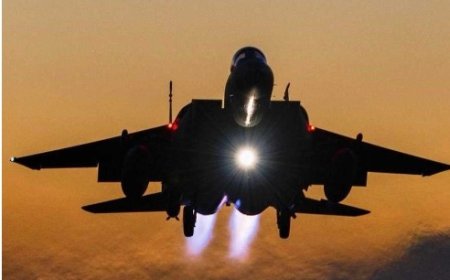 غارات أمريكية بريطانية تضرب أهدافا حوثية في الحديدة..