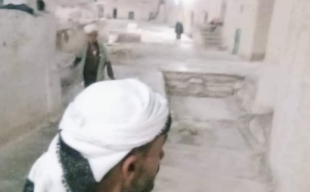 تركيب منظومة إضاءة جديدة في جامع الشيخ أحمد بن علوان على نفقة الأوقاف: إنجاز هام لدعم التراث الديني في تعز..