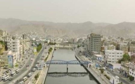 انقلاب سيارة يؤدي لوفاة 3 أشخاص وإصابة آخرين في حضرموت..