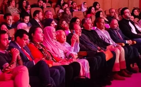 بحضور سفير اليمن الفنان أحمد فتحي يضيء سماء القاهرة بألحانه اليمنية في مهرجان الموسيقى العربية ..