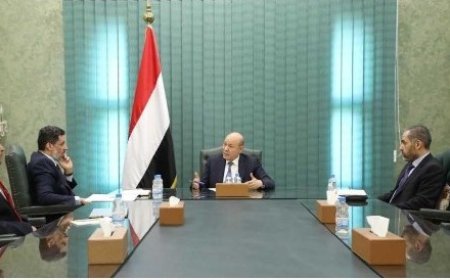 الرئيس العليمي يجدد الثناء على دور الاشقاء في السعودية،والامارات والشركاء الاقليميين، والدوليين في دعم جهود الحكومة...