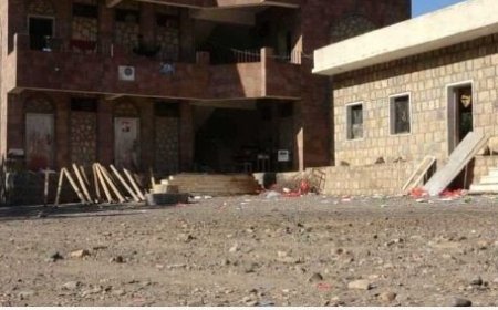 مليشيا الحوثي تقصف مدرسة في الحناية غرب تعز..