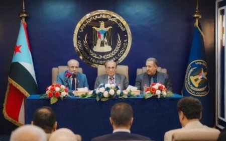 حيدر العطاس يلتقي بقيادات المجلس الانتقالي في العاصمة عدن بعد غياب 30 عام..