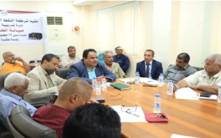 اجتماع استثنائي لشركة النفط بعدن يشدد على مكافحة تهريب المشتقات النفطية..