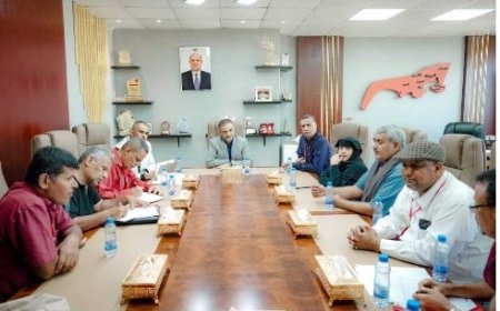 محافظ العاصمة عدن لملس يقر زيادة 30 ألف ريال شهرياً للمعلمين في العاصمة ..