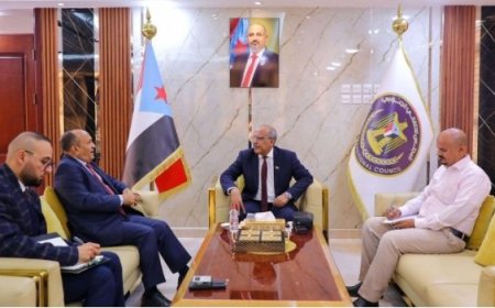 الكثيري يدعو وزارة الصناعة باتخاذ إجراءات صارمة لكبح الأسعار وتأمين السلع في ظل انهيار العملة..