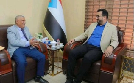 العولقي يؤكد اهتمام المجلس الانتقالي بكلية الإعلام..