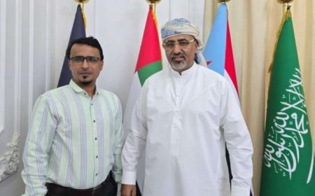 اللواء الزُبيدي يلتقي الشاعر المحوري ويؤكد دعمه للمواهب الشابة..