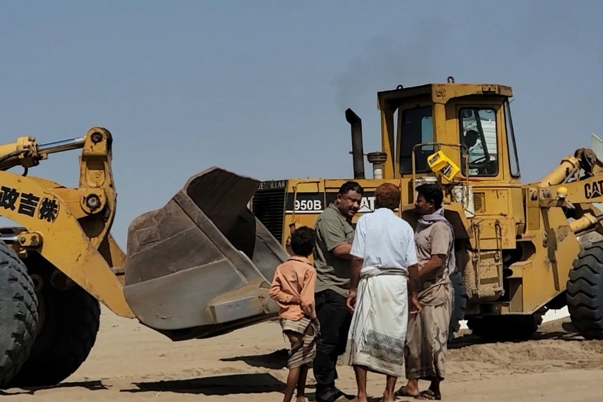 العميد نجيب ورق مدير شرطة الحديدة يزور مدينة التآخي السكنية متفقدا أوضاعها...