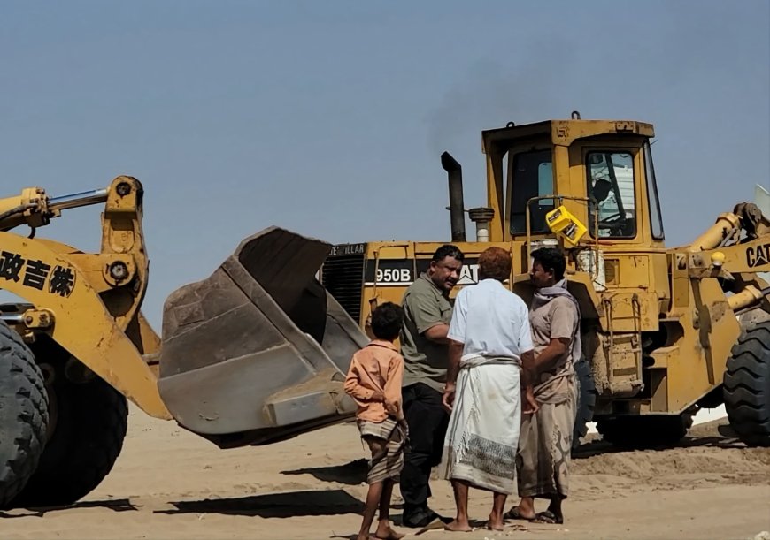 العميد نجيب ورق مدير شرطة الحديدة يزور مدينة التآخي السكنية متفقدا أوضاعها...