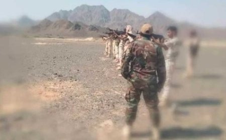 في إطار رفع الجاهزية القتالية ..معسكر الحمراء يدشن دورة رماية متخصصة..