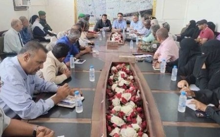 تراسه وكيل العاصمة عدن"صلاح العاقل"..اجتماع لمناقشة تقييم المدارس الأهلية والخاصة بمديرية المنصورة...