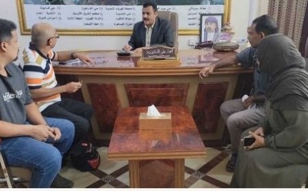 مدير عام المنصورة يوجه باستمرار ضبط المحال التجارية المتخلفة عن سداد رسوم المهن لمزاولة أعمالهم..