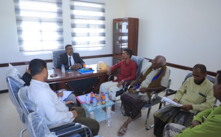 تسليم موقع مشروع تسوير وهنجر لمدرسة عزيزة البسام وروضة مشطة بمديرية تريم