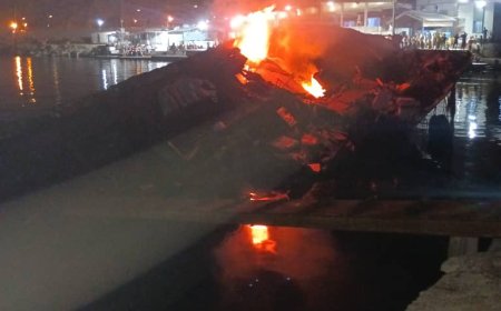 المهندس باسمير : الحريق سيطرت عليه فرق الإطفاء في حينها والعمل بميناء المكلا مستمر بوتيرة اعتيادية