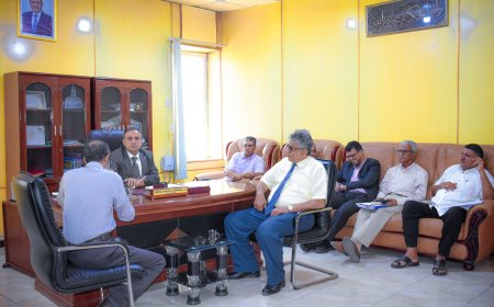 رئيس جامعة عدن يناقش مع لجنة معالجة أوضاع منتسبي الجامعة عديد من القضايا الملحّة
