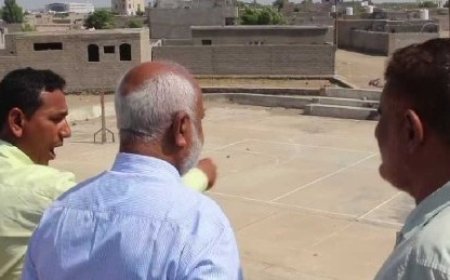 محافظ الحديدة  يطلع على جاهزية منشأة رياضية في الخوخة..