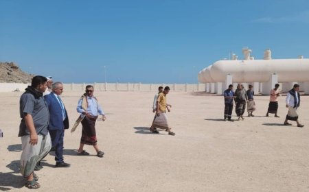 حضرموت.. زيارة تفقدية لمنشأة الغاز في بروم لتعبئة أسطوانات الغاز..
