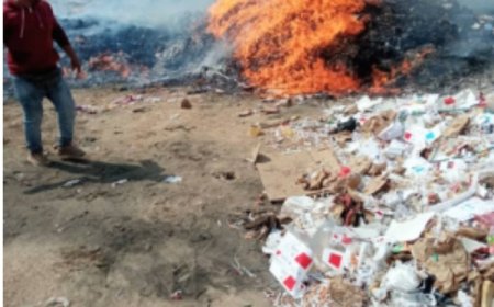 اتلاف ثلاجة دجاج مجمد غير صالحة للاستخدام الآدمي في المنطقة الحرة العاصمة عدن..