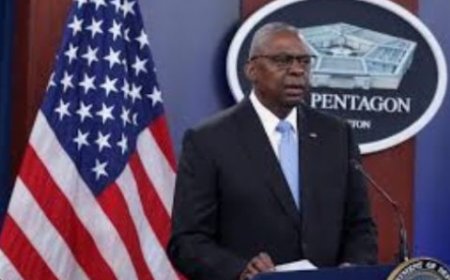 وزير الدفاع الأمريكي يتوعد بمحاسبة الميليشيات الحوثية..