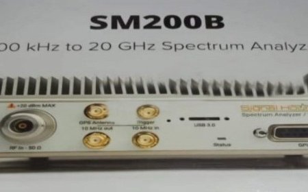 مصلحة جمارك المنطقة الحرة بعدن تضبط أجهزة متطورة في مراقبة السفن..