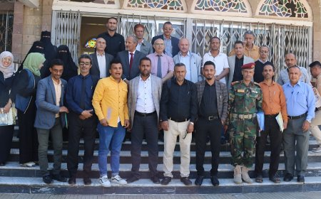 إختتام دورة تحرير أخبار وتقارير السياسة العامة للدولة للإعلاميين الرسميين بتعز.