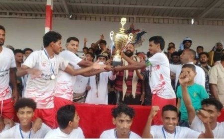 وفاق الخوخة يُتوج بكأس السابع من ديسمبر لتحرير للخوخة..