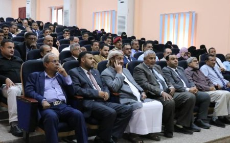 جامعة تعز تمنح درجة الدكتوراه بامتياز في الإدارة التربوية للباحث عبداللطيف الفجير