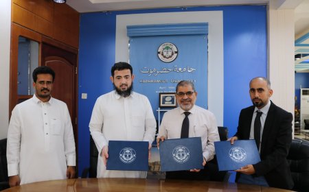 جامعة حضرموت توقع اتفاقية منح مقاعد دراسية بكليات الجامعة مع مؤسسة نهد التنموية و مؤسسة أساس التنمية بالمكلا