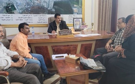 مدير عام المنصورة يناقش التحضيرات لإقامة المخيم الطبي الإنساني بالمديرية..