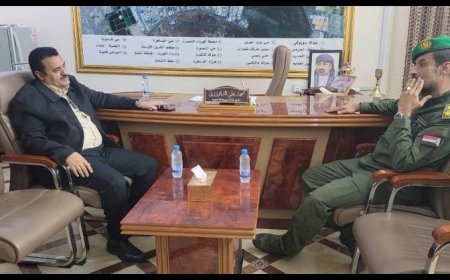 "الربيعي" يبحث مع "الداؤودي" تعزيز التنسيق الأمني في مديرية المنصورة بعدن..