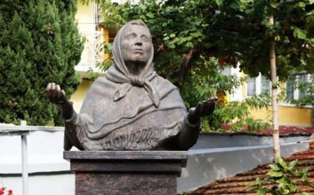 عرافة بلغارية عام 2025م هو العام الذي يلتقي فيه البشر أخيرا بالكائنات الفضائية...