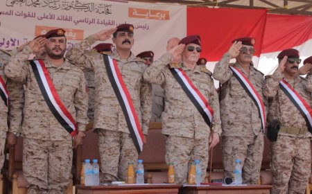 رفضوا القرار وتمسكوا بقيادتهم.. لجنة عسكرية تفشل في إقناع ضباط وجنود المنطقة العسكرية الأولى بإقالة قيادتهم