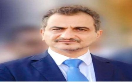 وزير الدوله محافظ العاصمة عدن يُعزّي وكيل وزارة المياه والبيئة بوفاة والده..