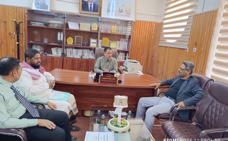 الوكيل المساعد السعيدي يطلع على توقيع اتفاقيه تعاون بين صندوق النظافه والتحسين بوادي حضرموت والصحراء وإذاعة سيؤن 