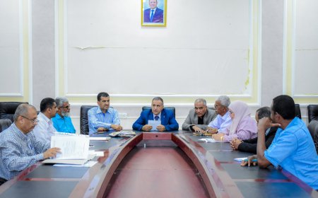 رئيس جامعة عدن يناقشُ مع لجنة التصنيف استعداداتها للعام 2025