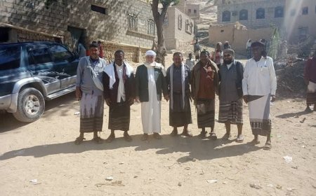 الشيخ حسين باحنحن يشارك أبناء البريقة أفراحهم ويتمنى لهم حياة زوجية سعيدة