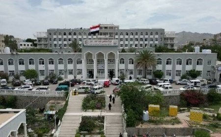 أكثر من 474 ألف خدمة طبية خلال العام 2024م قدمها مستشفى الثورة العام في تعز ..