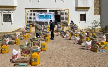 توقيع اتفاقية مشروع دعم تغذية السكنات الجامعية بجامعتي حضرموت وسيؤن بدعم وتمويل من مجلس حضرموت الوطني 