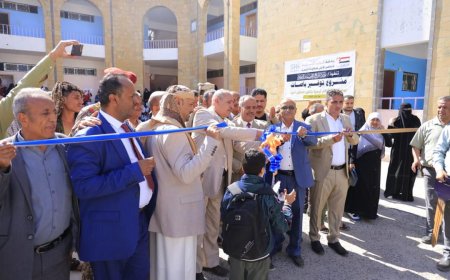 في إطار دعمها للفئات الضعيفة المتضررة من الحرب الدائرة الإنسانية تدعم ذوي الإعاقة في تعز بـ" باصات نقل"