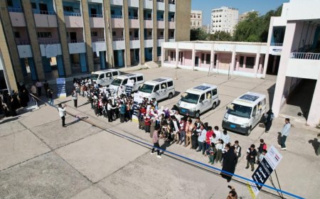 في إطار دعمها للفئات الضعيفة المتضررة من الحرب الدائرة الإنسانية تدعم ذوي الإعاقة في تعز بـ" باصات نقل"...