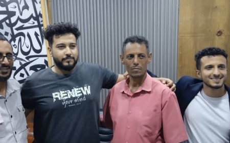 عاجل:شاهد صورة لحظة اعتذار مدير قسم المراسلين بقناة عدن المستقلة للأستاذ أفاق عبدالقادر