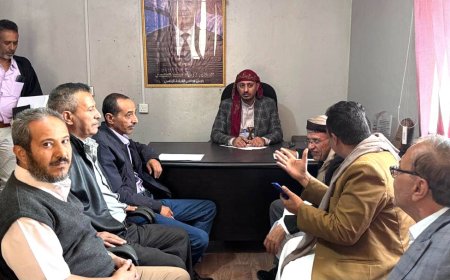 مدير عام "القاهرة" في محافظة تعز يناقش جهود معالجة مطالب المعلمين وضمان استمرارية العملية التعليمية..