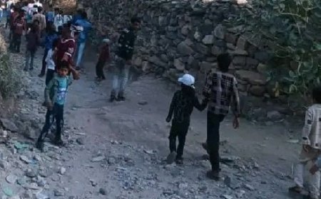 الميليشيات الحوثية في العدين تعتقل سته طلاب رفضوا تعيين متحوث بدلا عن مديرهم السابق ..