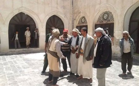 مليشيات الحوثي تحول مساجد مدينة رادع لثكنات عسكرية...