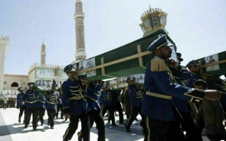 الميليشيات الحو,,ثية تشيع جنازات المغرر بهم من قياداتهم...